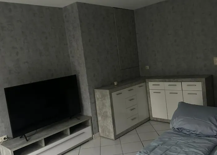 דירה Modern 2-room With Large Kitchen